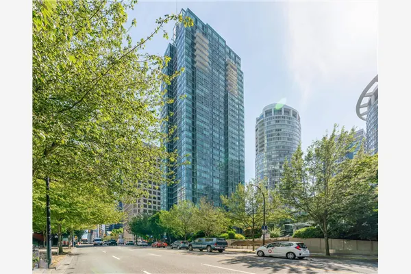 706 1200 W Georgia Street