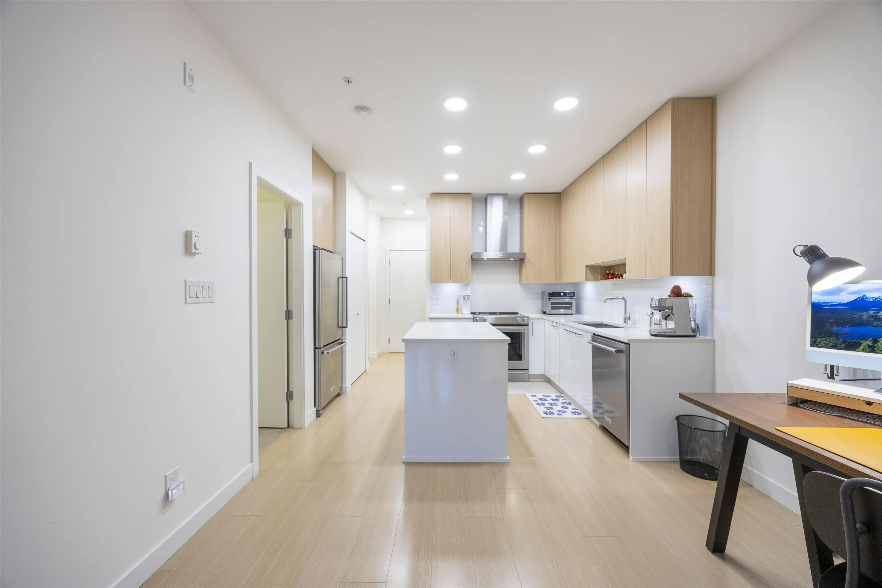 313 5460 Broadway Street