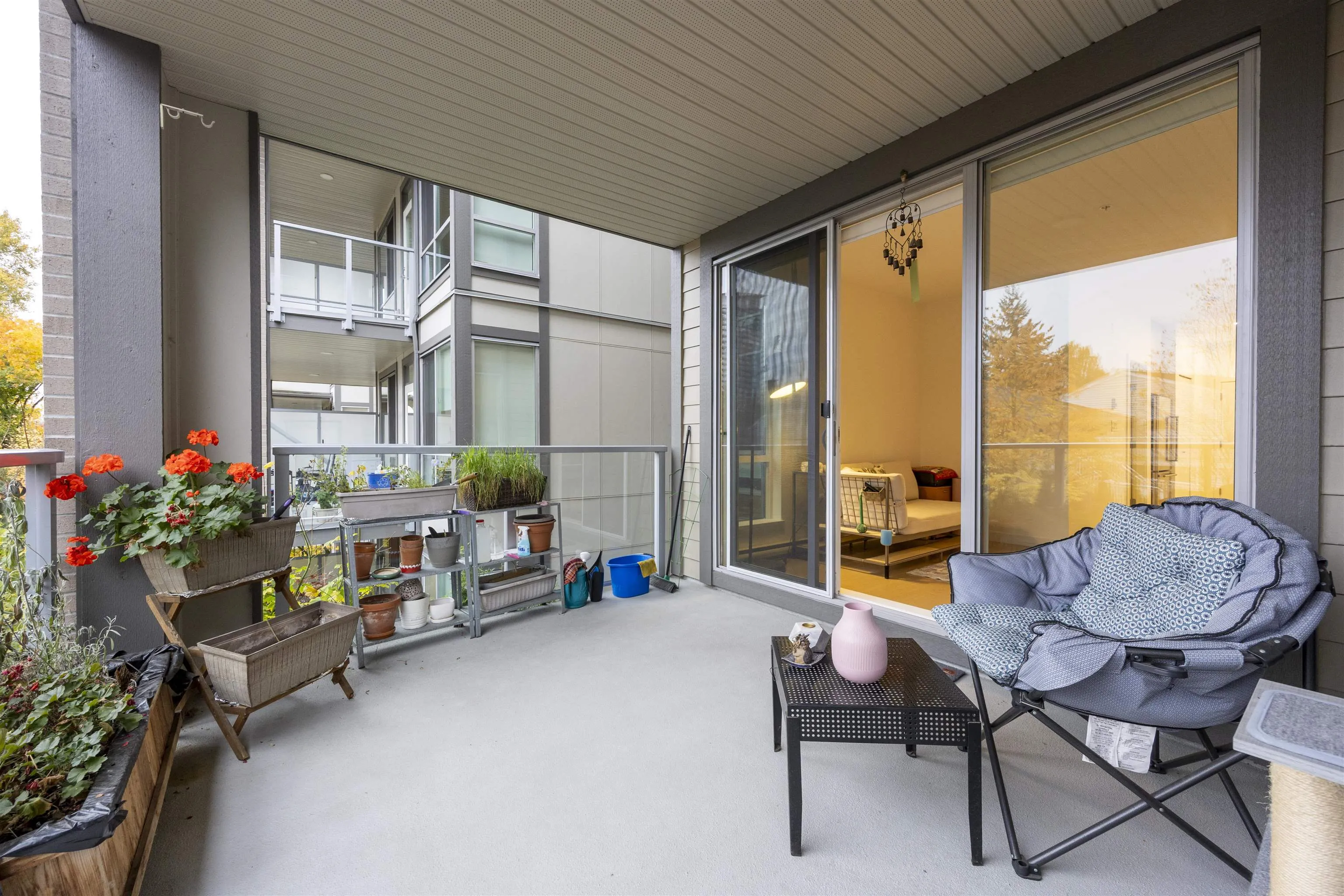 313 5460 Broadway Street