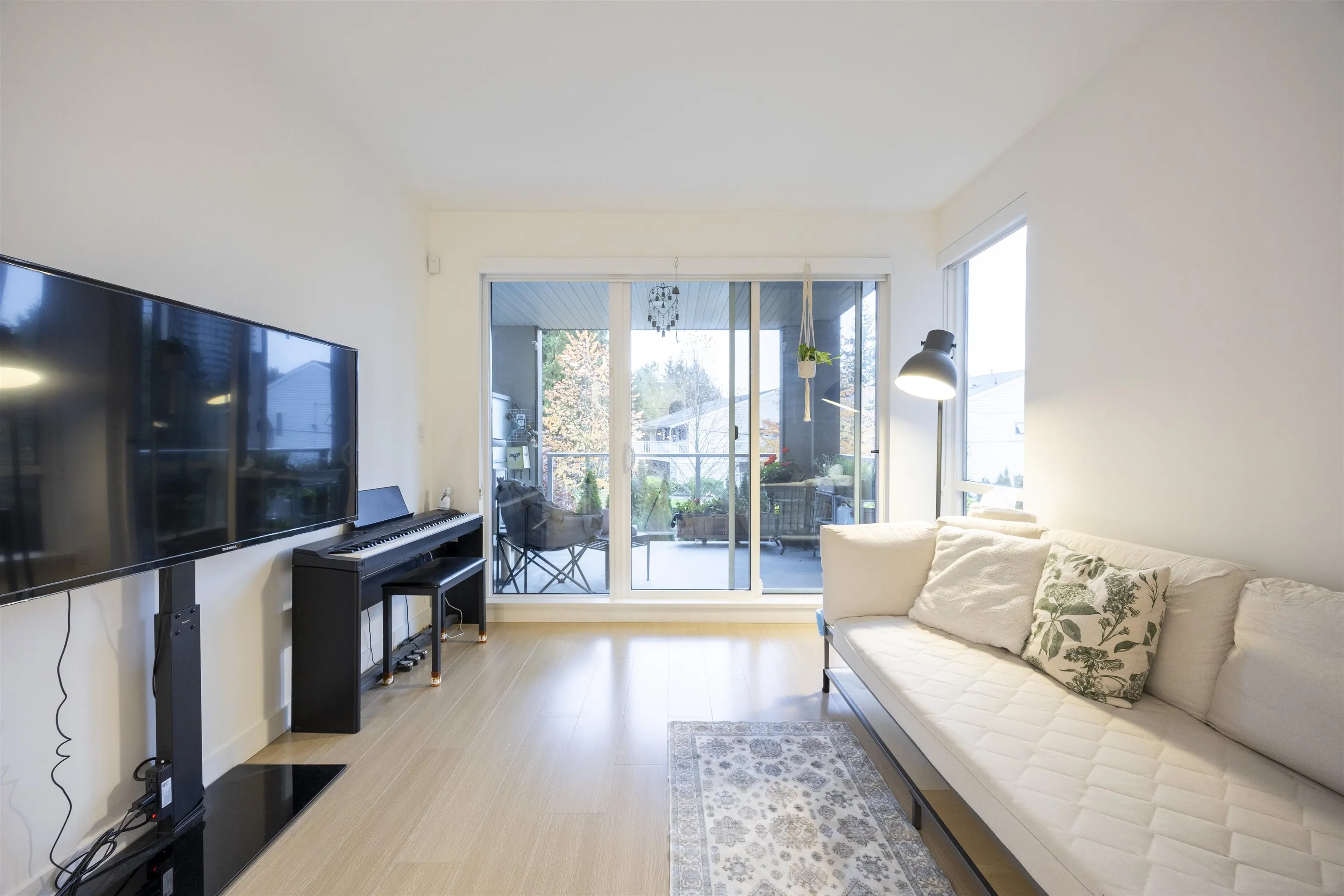 313 5460 Broadway Street