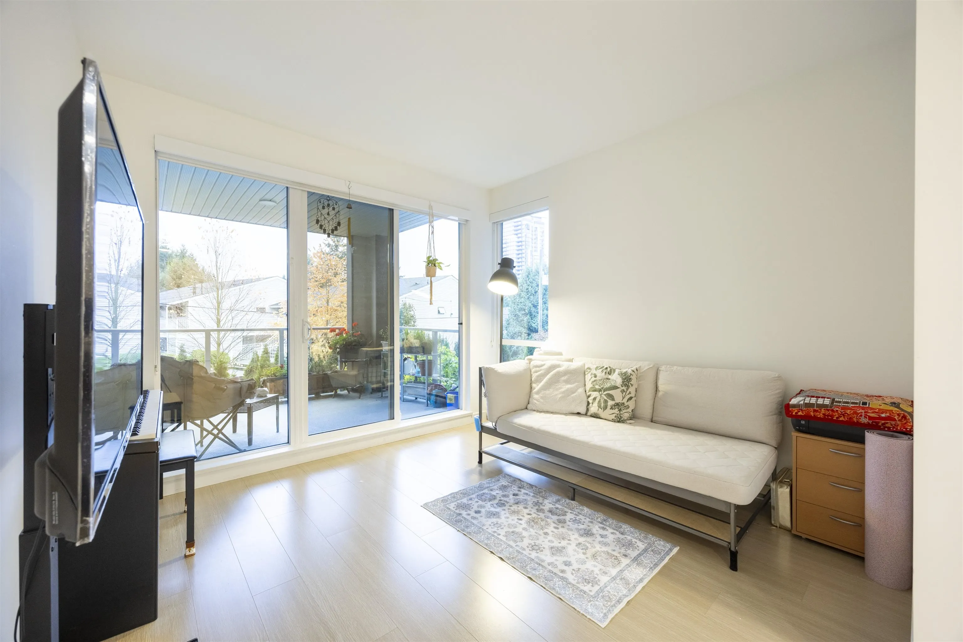 313 5460 Broadway Street