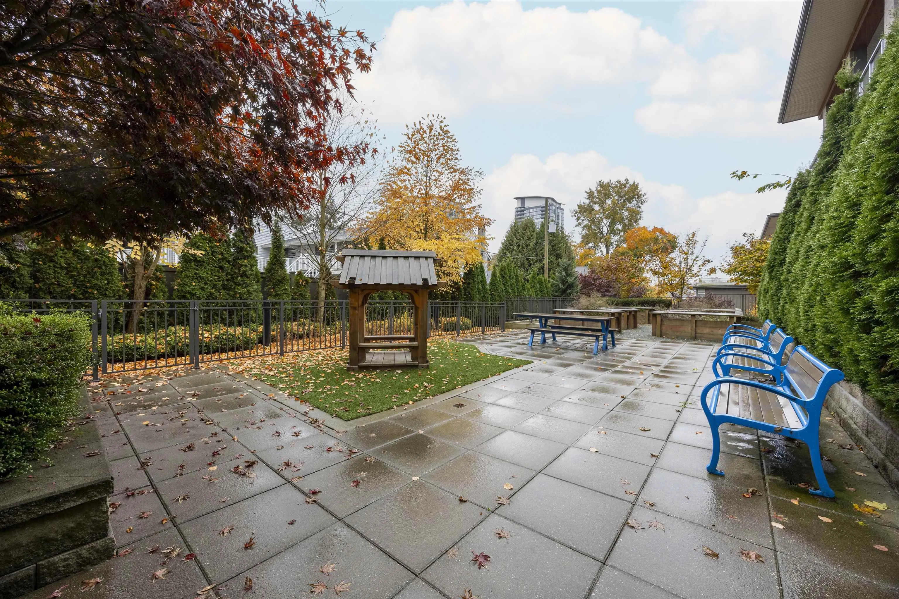 313 5460 Broadway Street