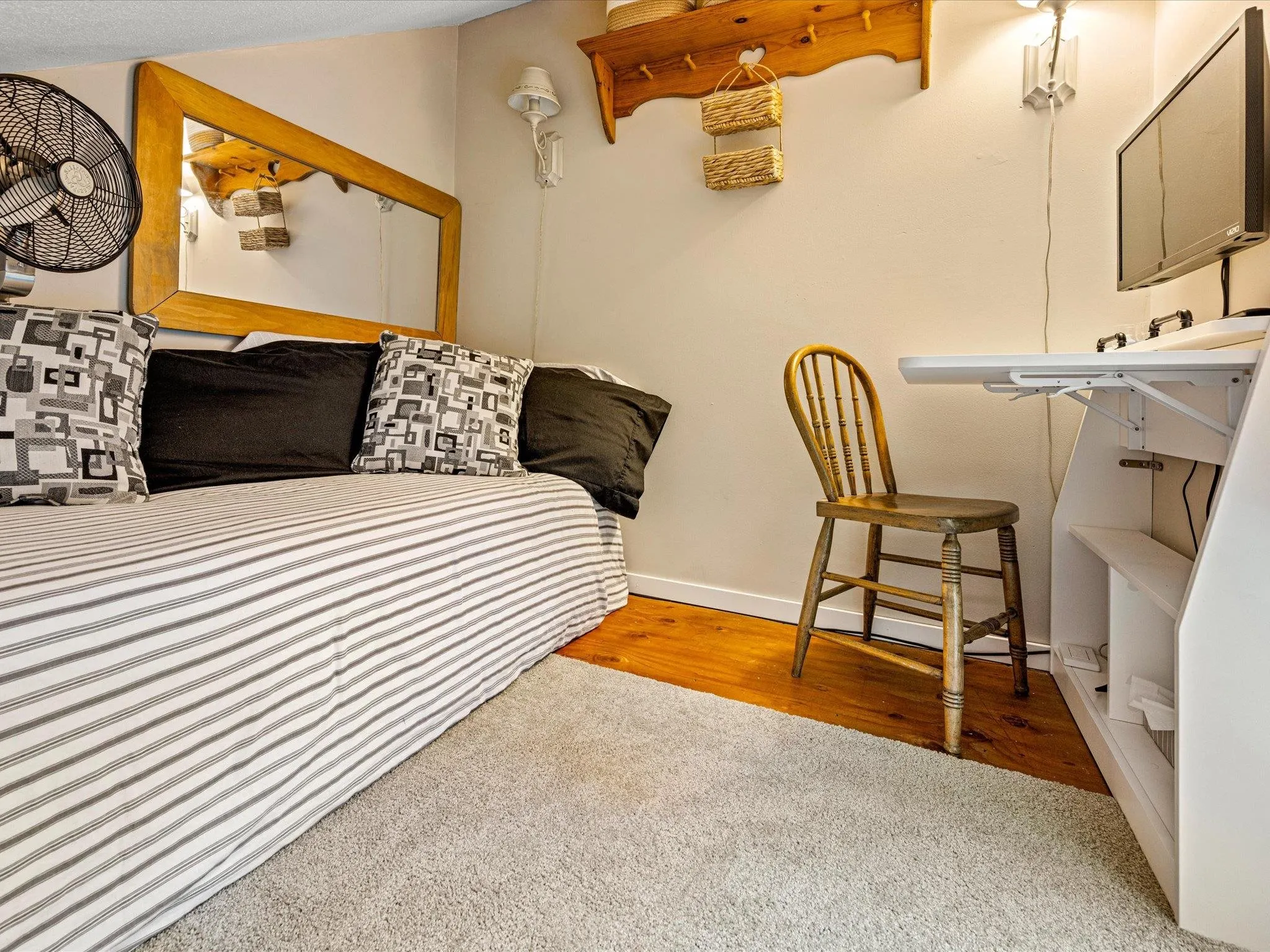 4 2227 Sapporo Drive