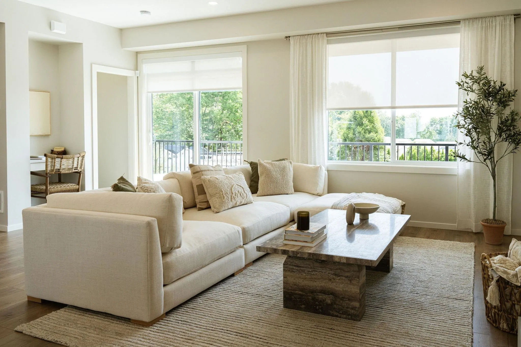 137 1833 165a Street