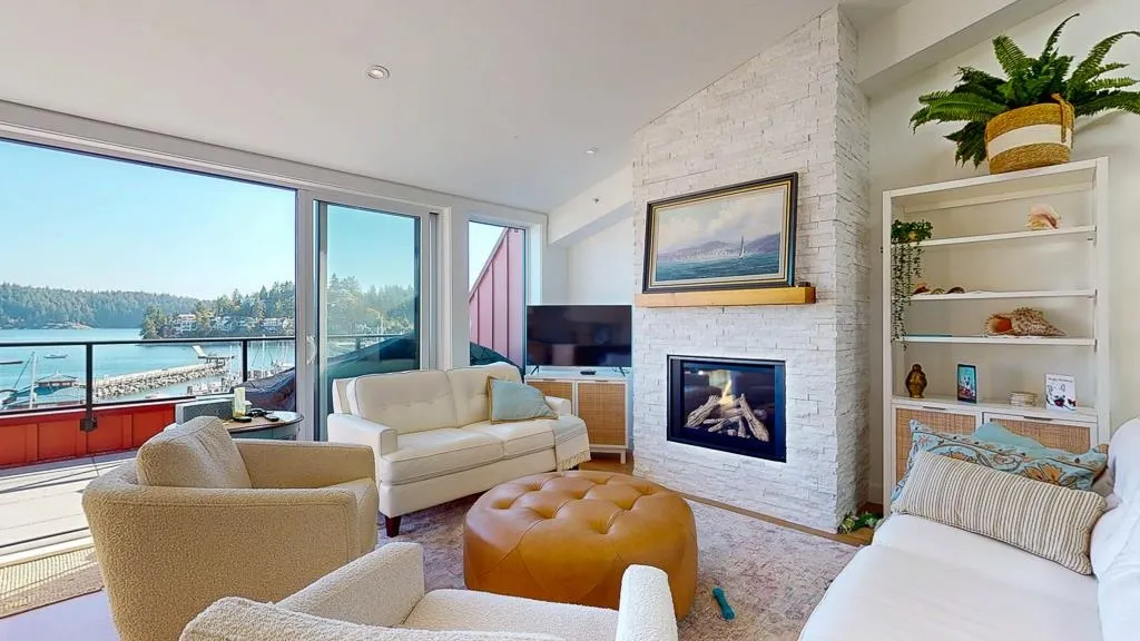 102 263 Gower Point Road