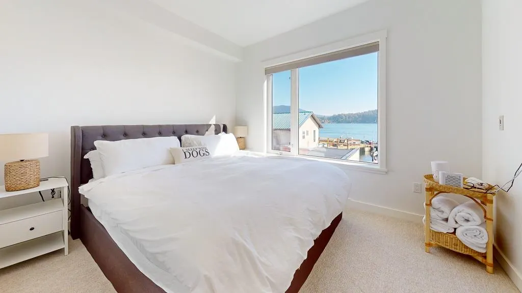 102 263 Gower Point Road