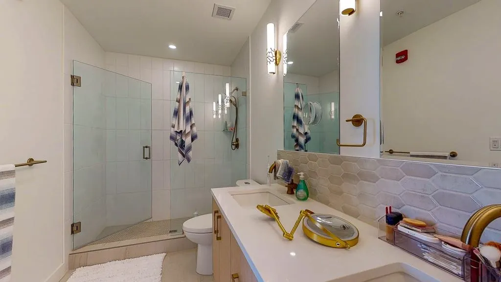 102 263 Gower Point Road