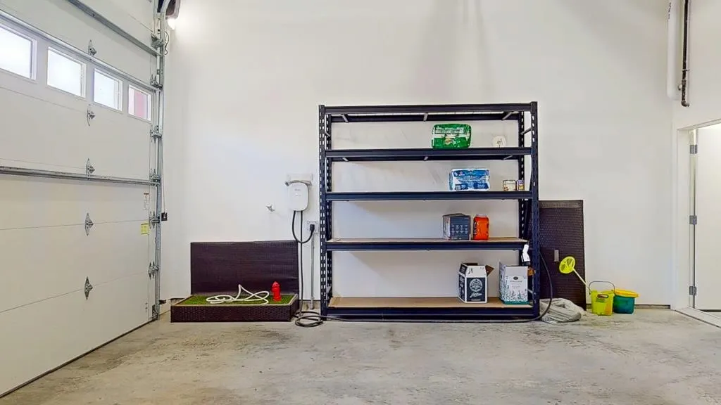 102 263 Gower Point Road