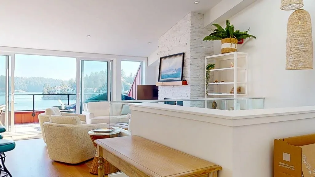 102 263 Gower Point Road