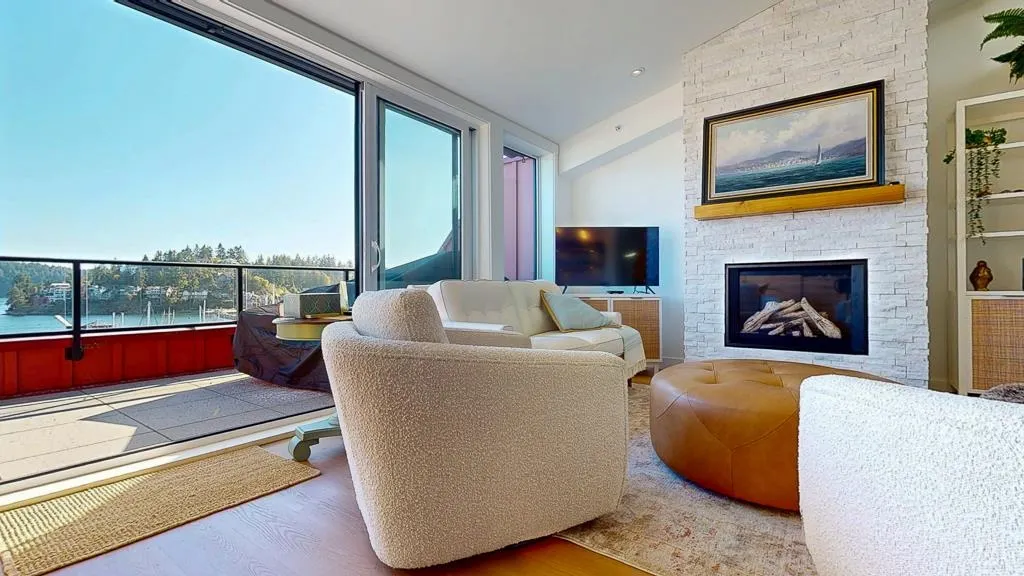 102 263 Gower Point Road