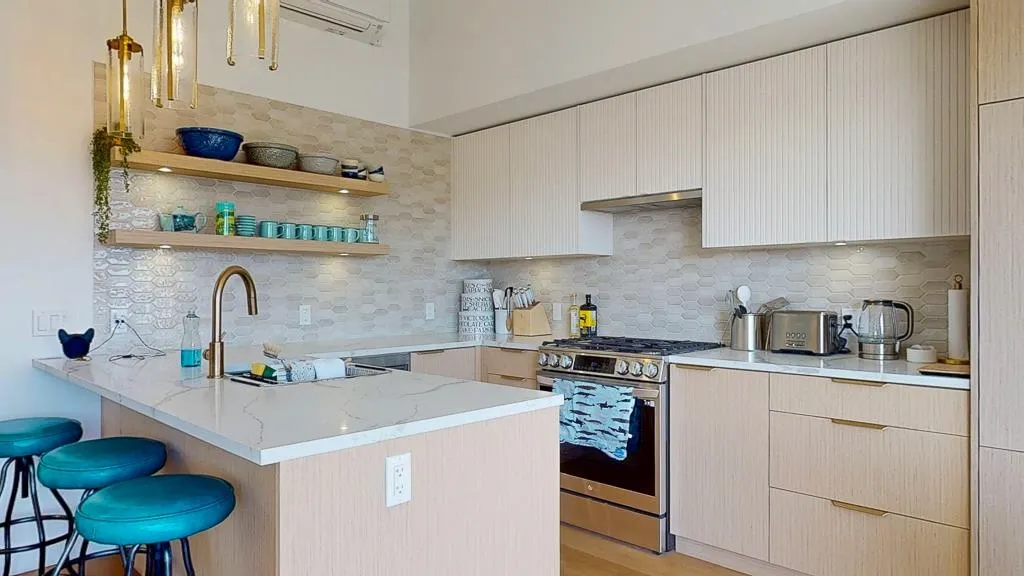 102 263 Gower Point Road