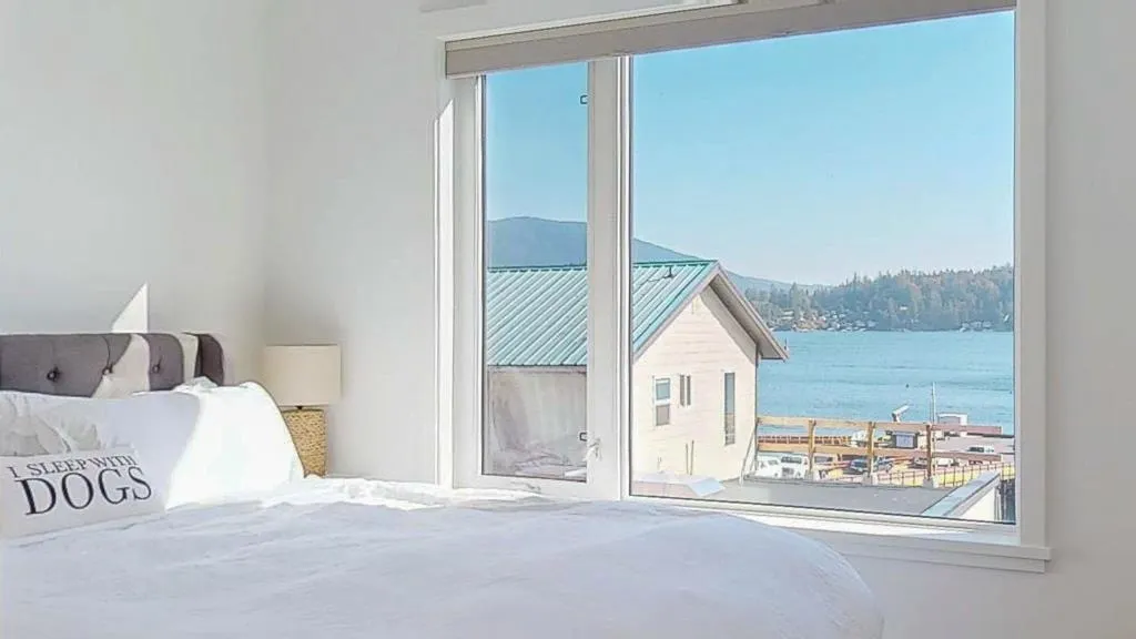 102 263 Gower Point Road