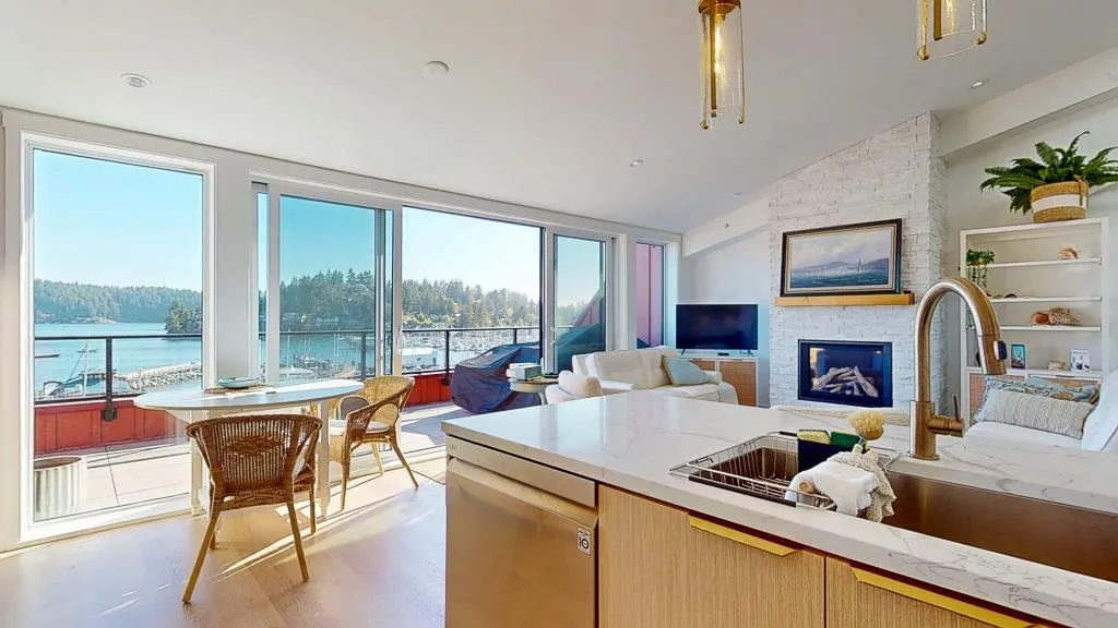 102 263 Gower Point Road