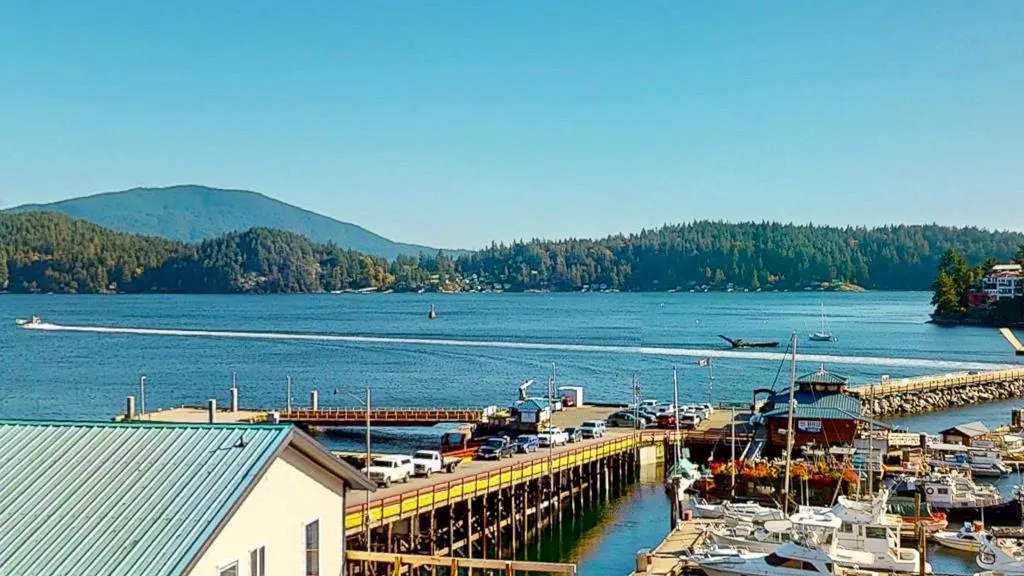 102 263 Gower Point Road