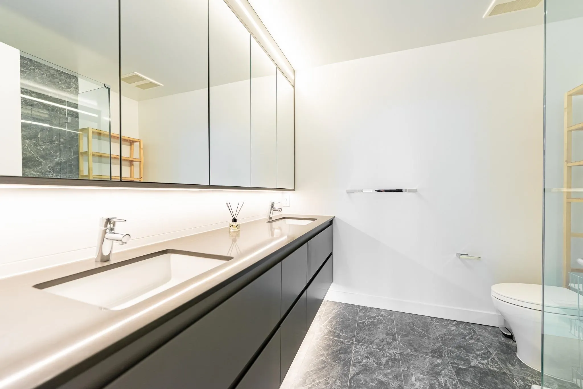 1004 2288 Alpha Avenue