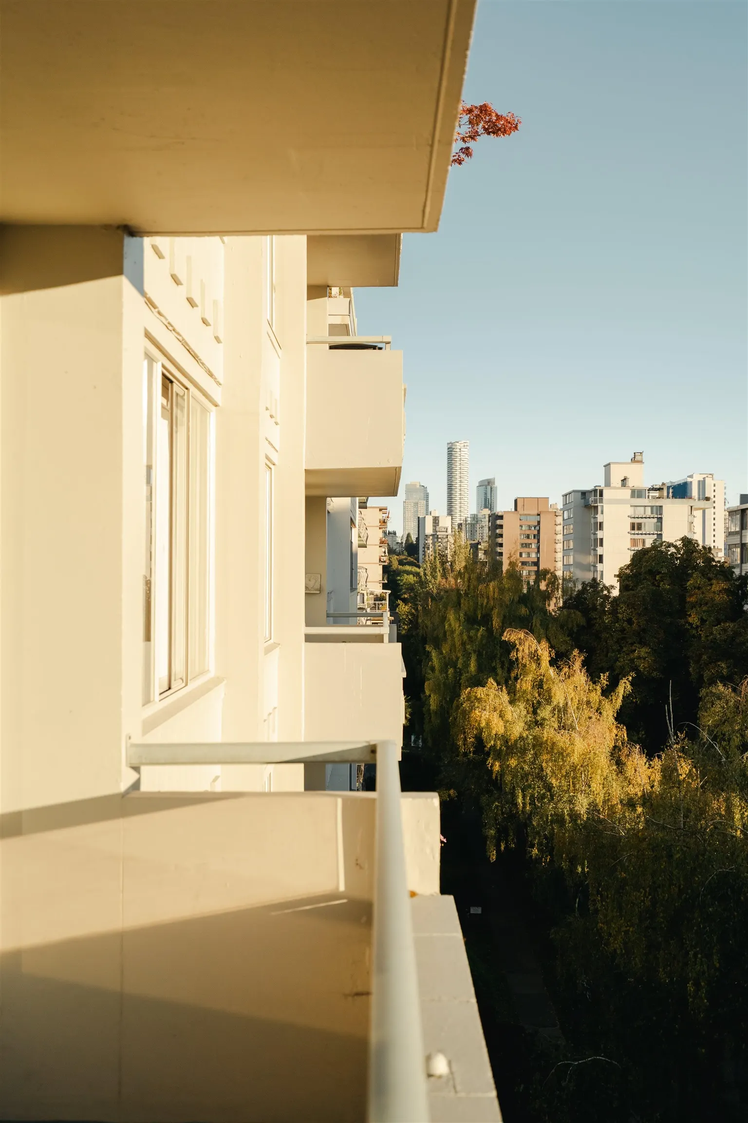 803 1967 Barclay Street