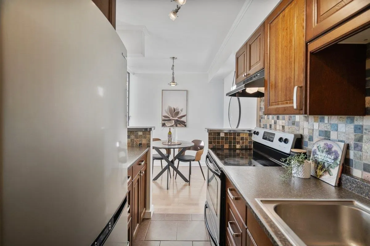 803 1967 Barclay Street