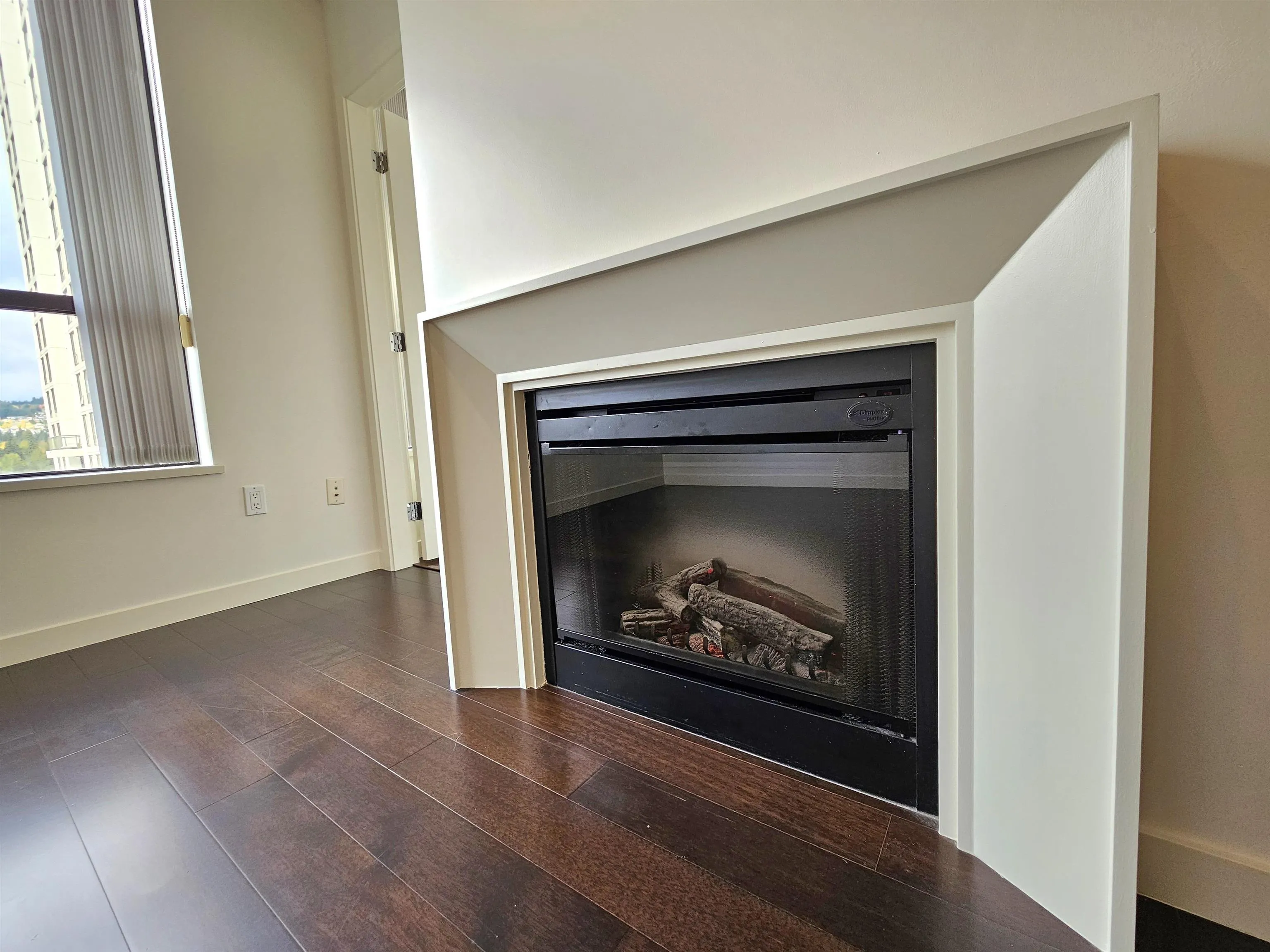 1406 1185 The High Street