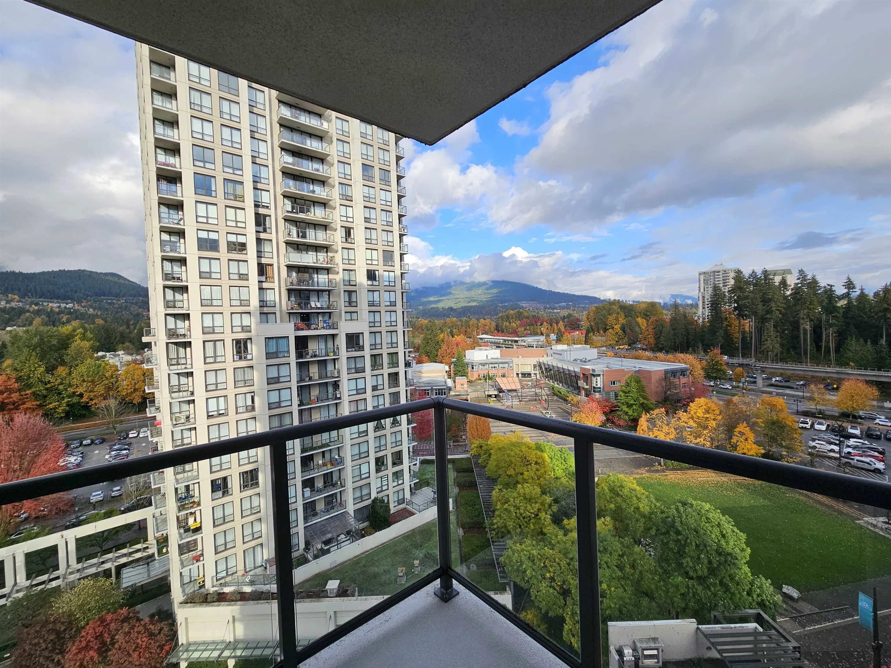 1406 1185 The High Street