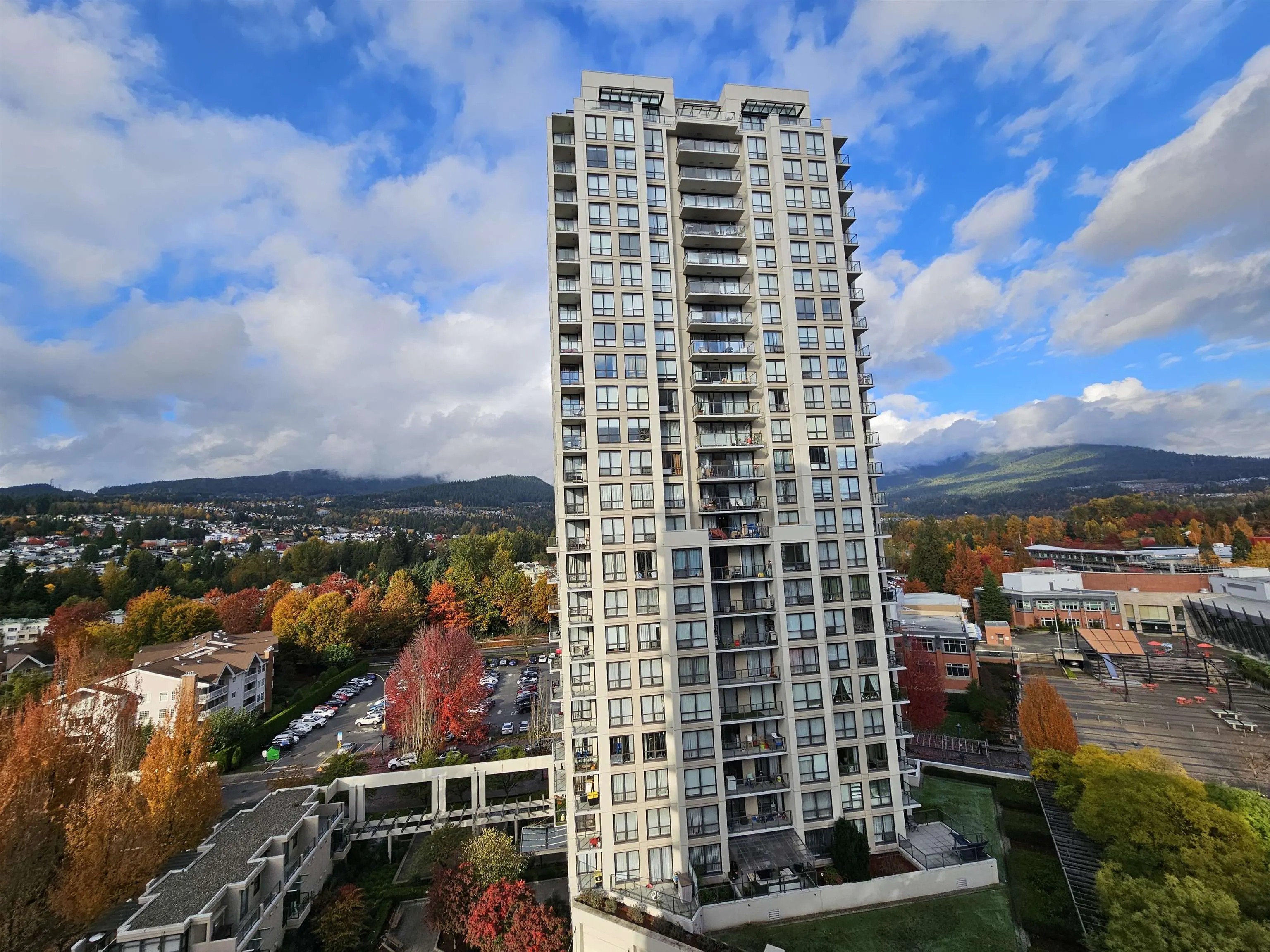 1406 1185 The High Street