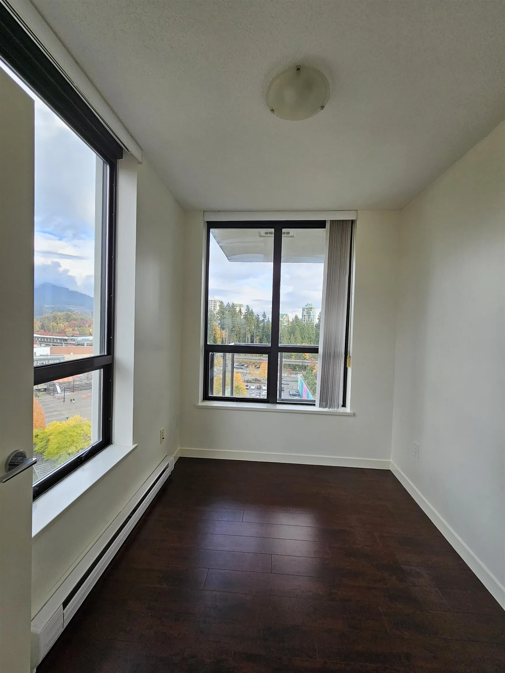 1406 1185 The High Street