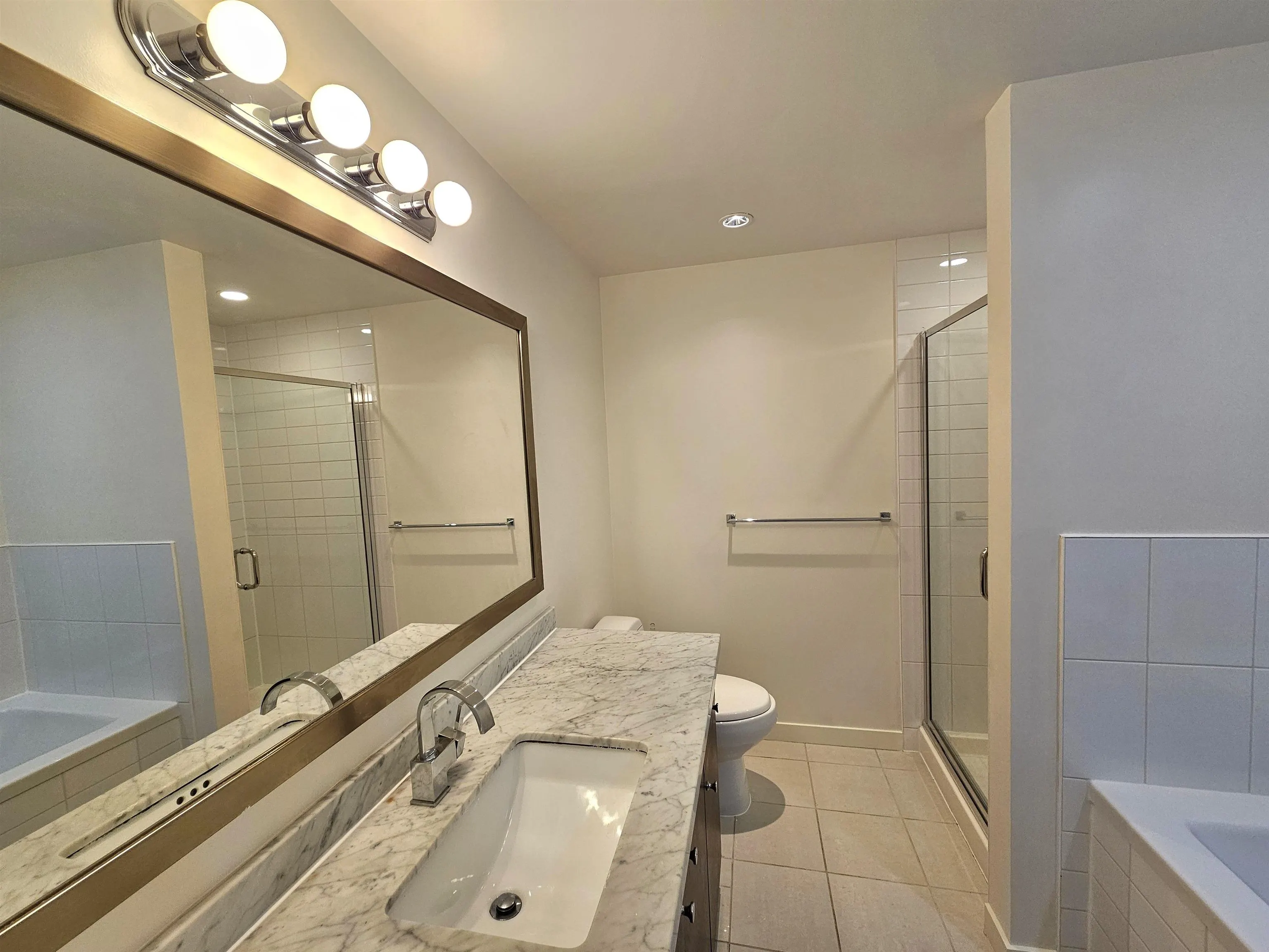 1406 1185 The High Street