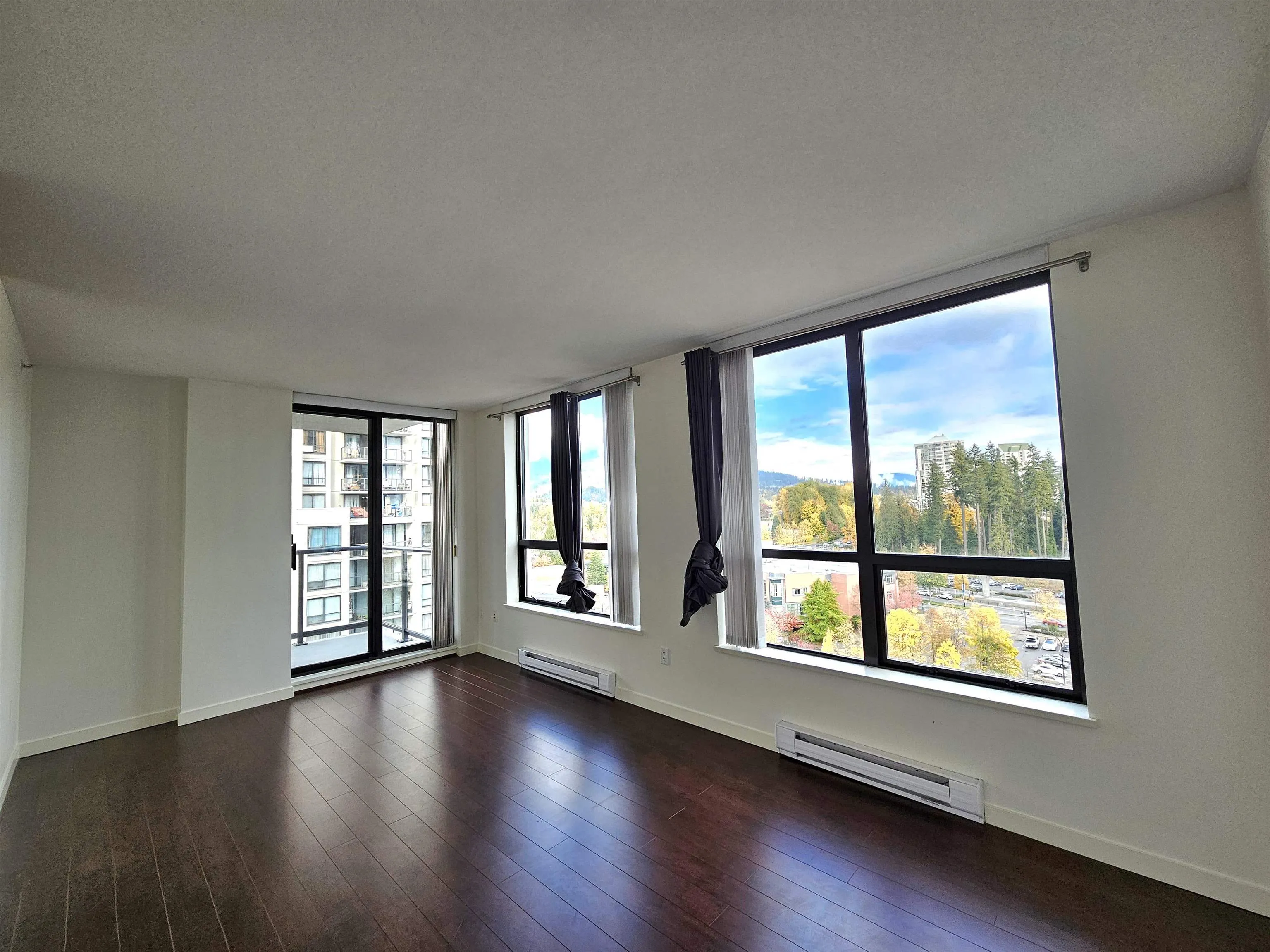 1406 1185 The High Street