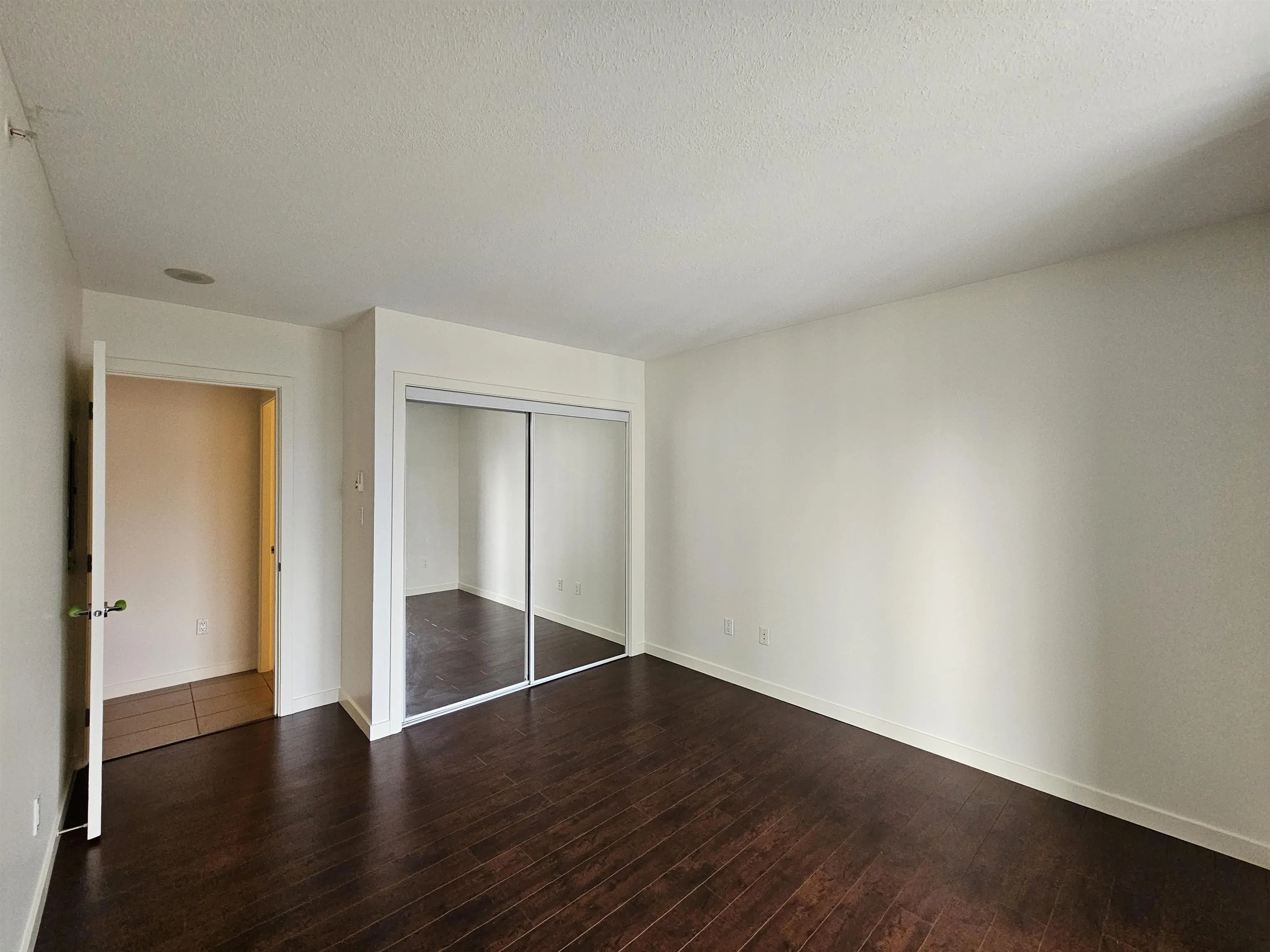 1406 1185 The High Street