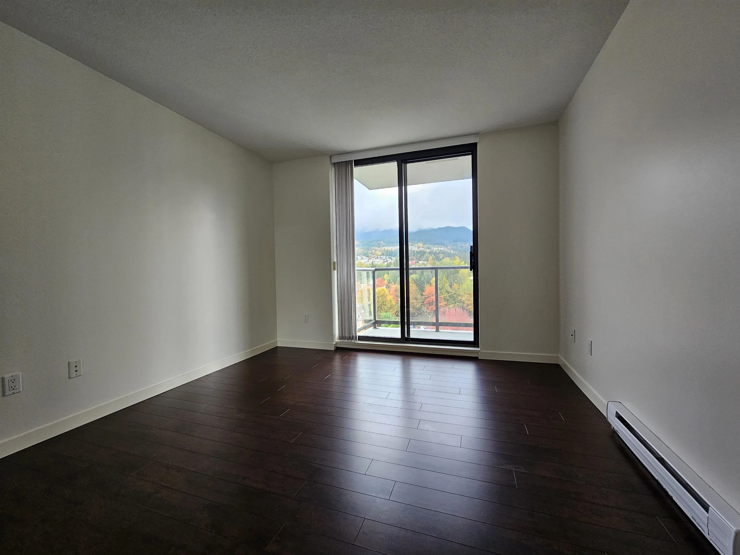 1406 1185 The High Street