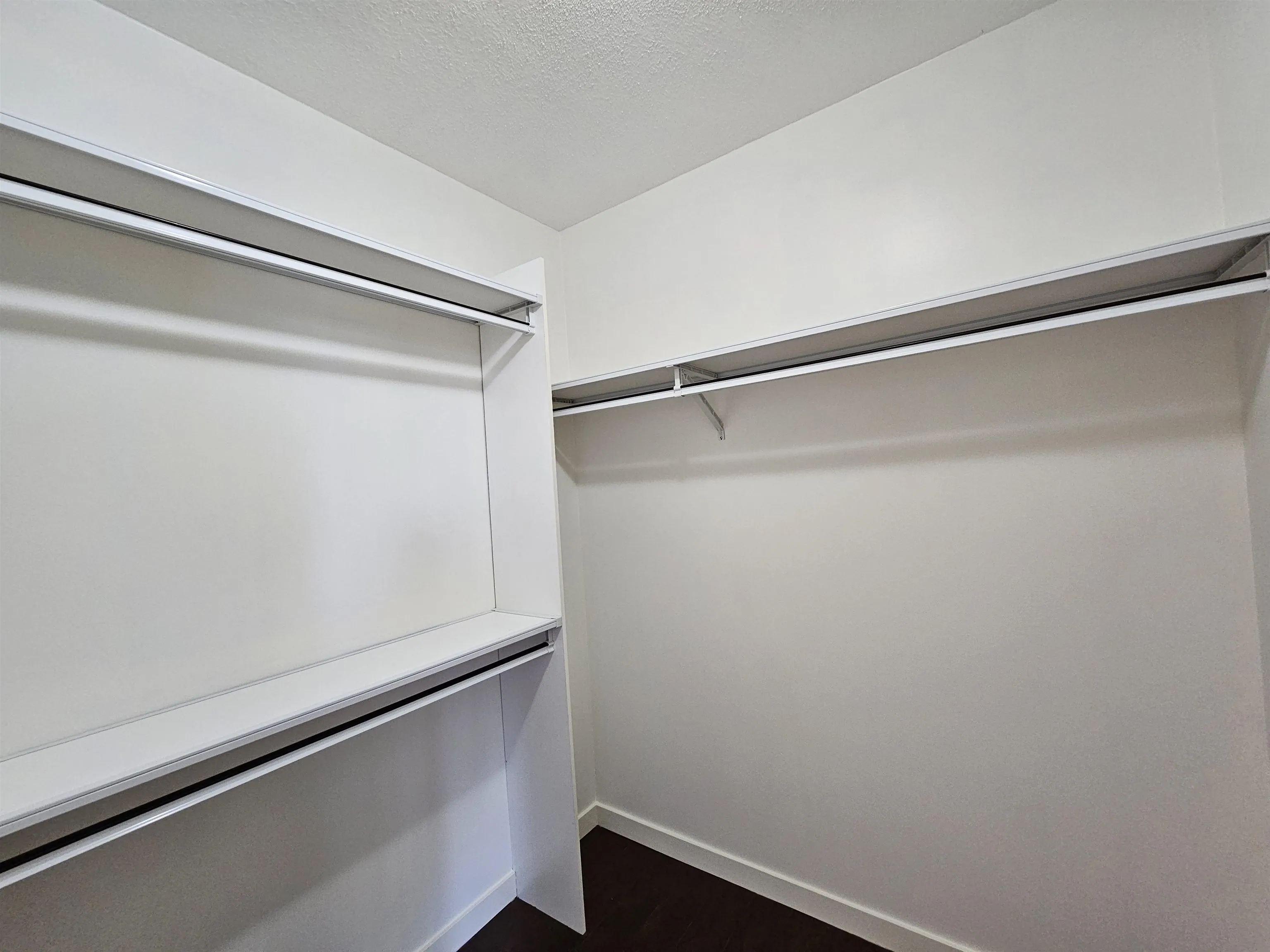 1406 1185 The High Street