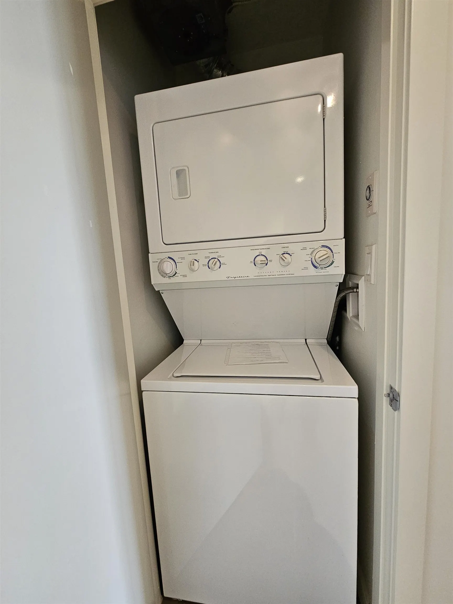 1406 1185 The High Street