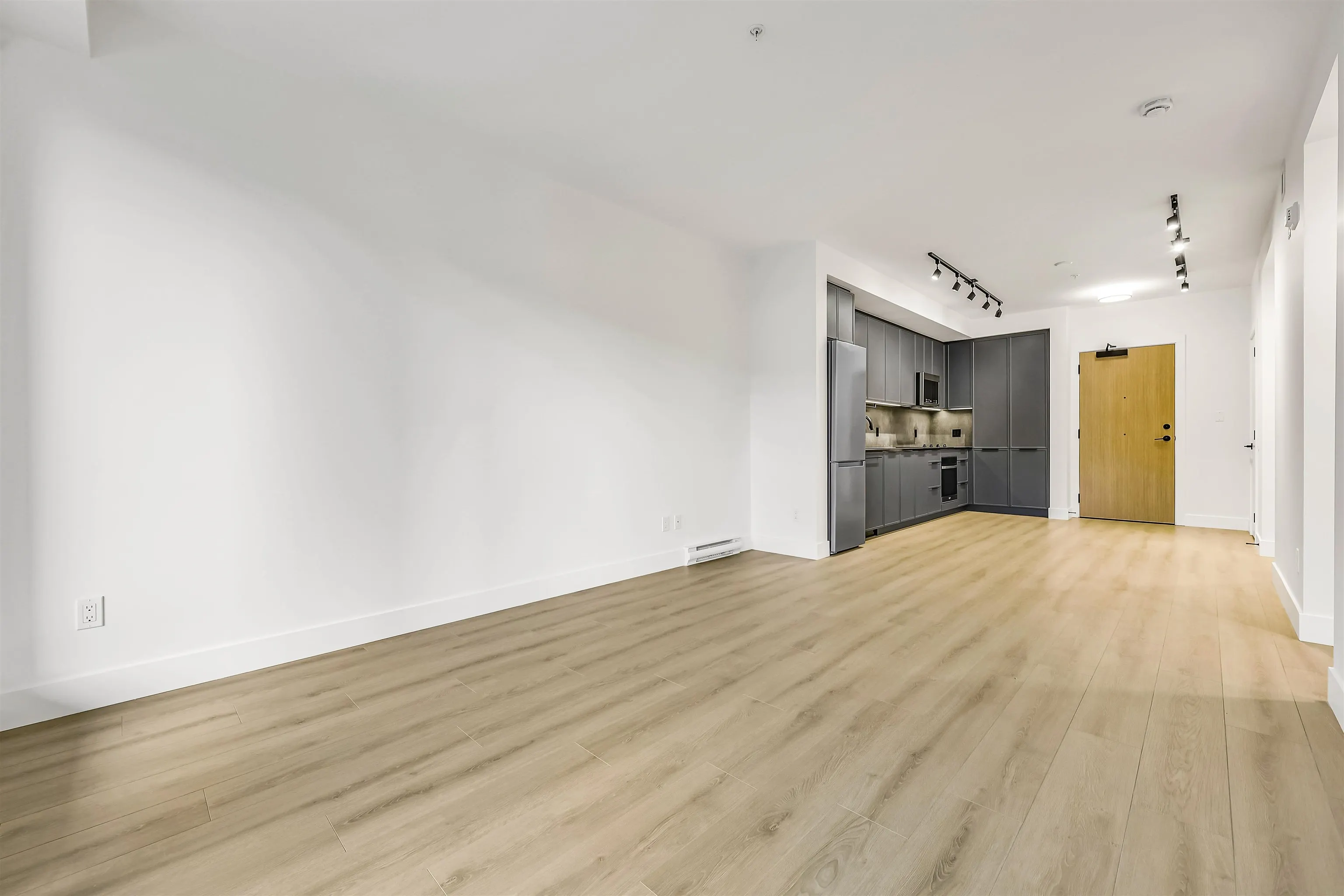 203 3075 Murrey Street