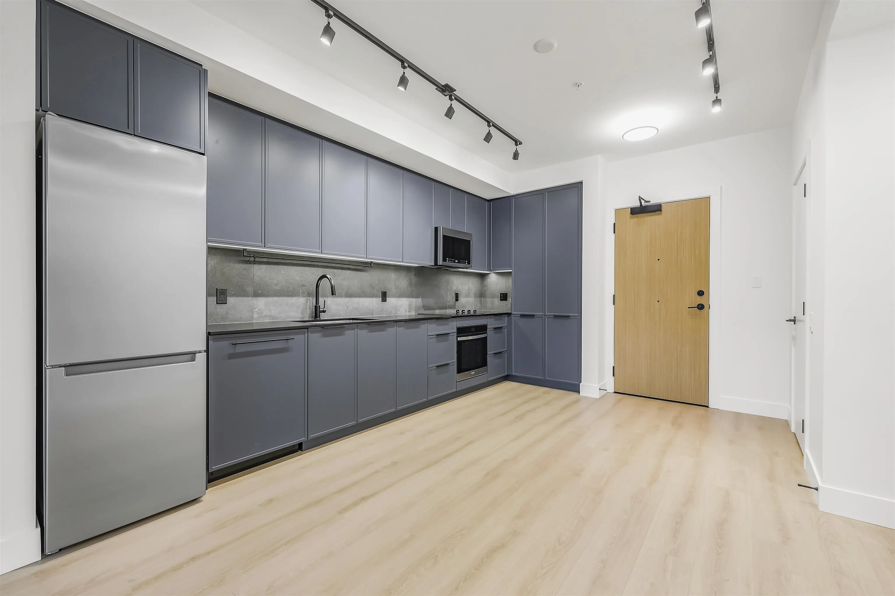 203 3075 Murrey Street