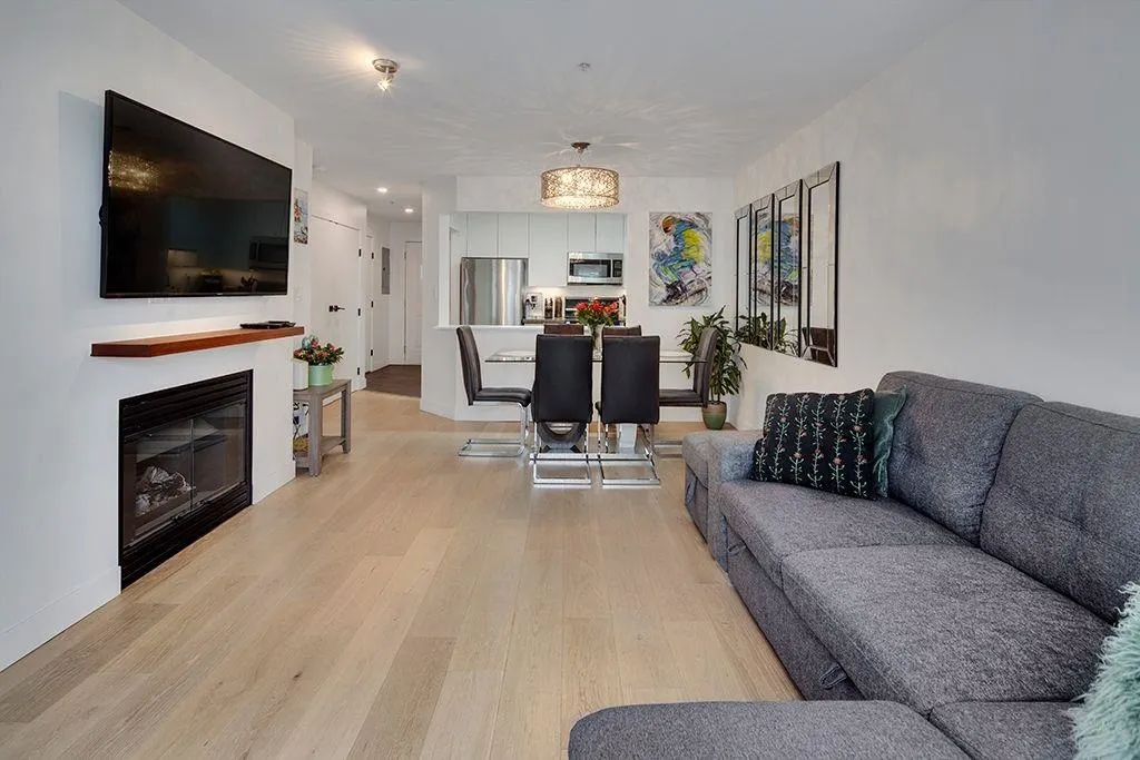 411 108 W Esplanade Avenue