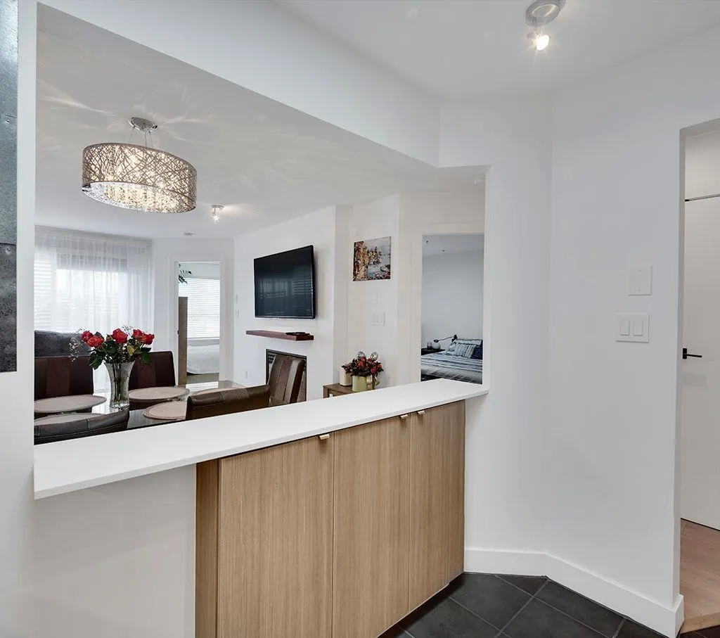 411 108 W Esplanade Avenue