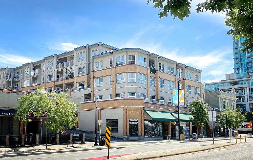 411 108 W Esplanade Avenue