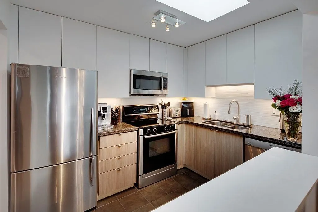 411 108 W Esplanade Avenue