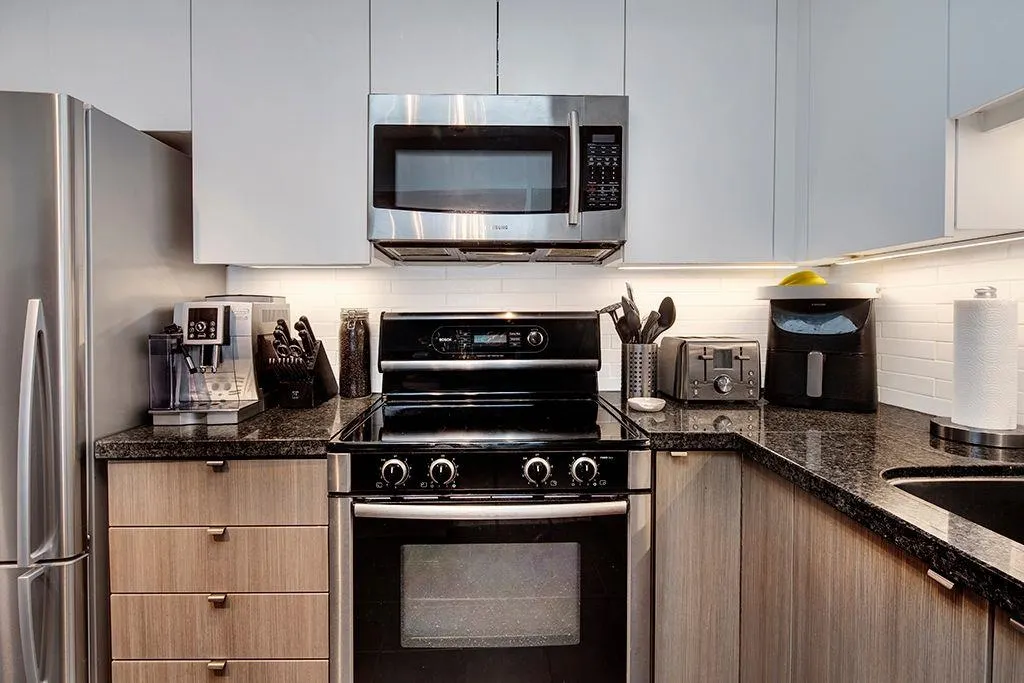 411 108 W Esplanade Avenue