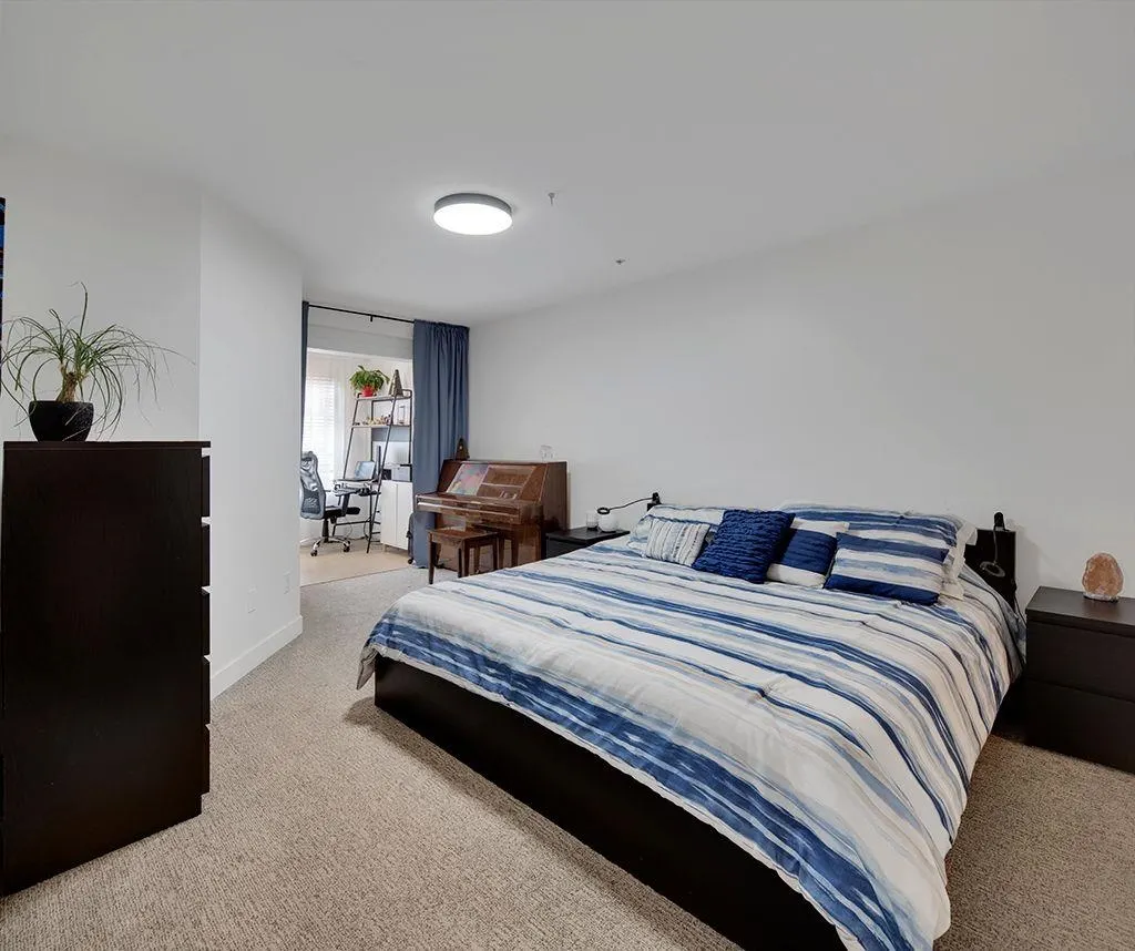 411 108 W Esplanade Avenue