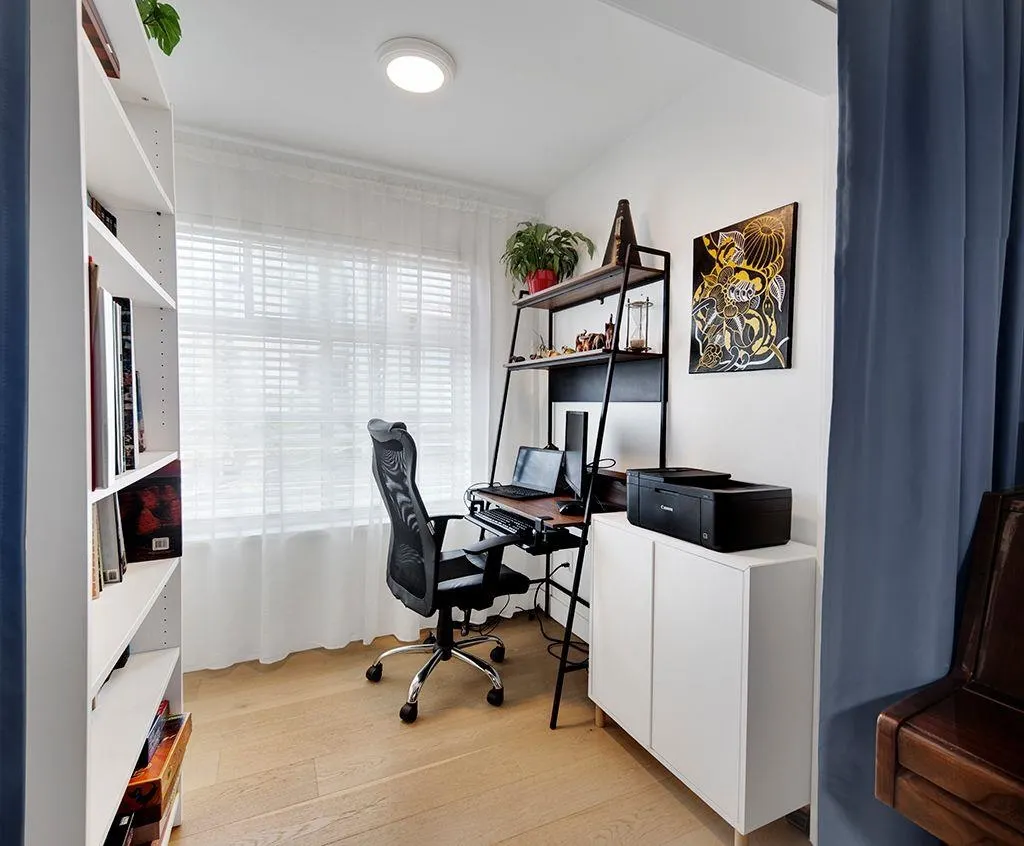 411 108 W Esplanade Avenue