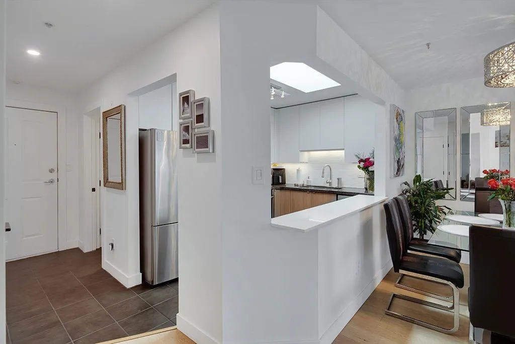 411 108 W Esplanade Avenue