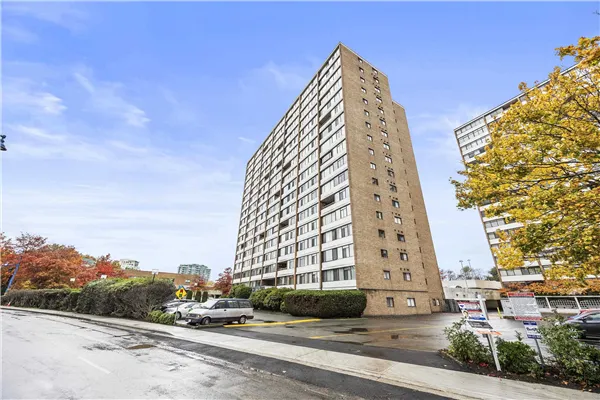 1505 6651 Minoru Boulevard