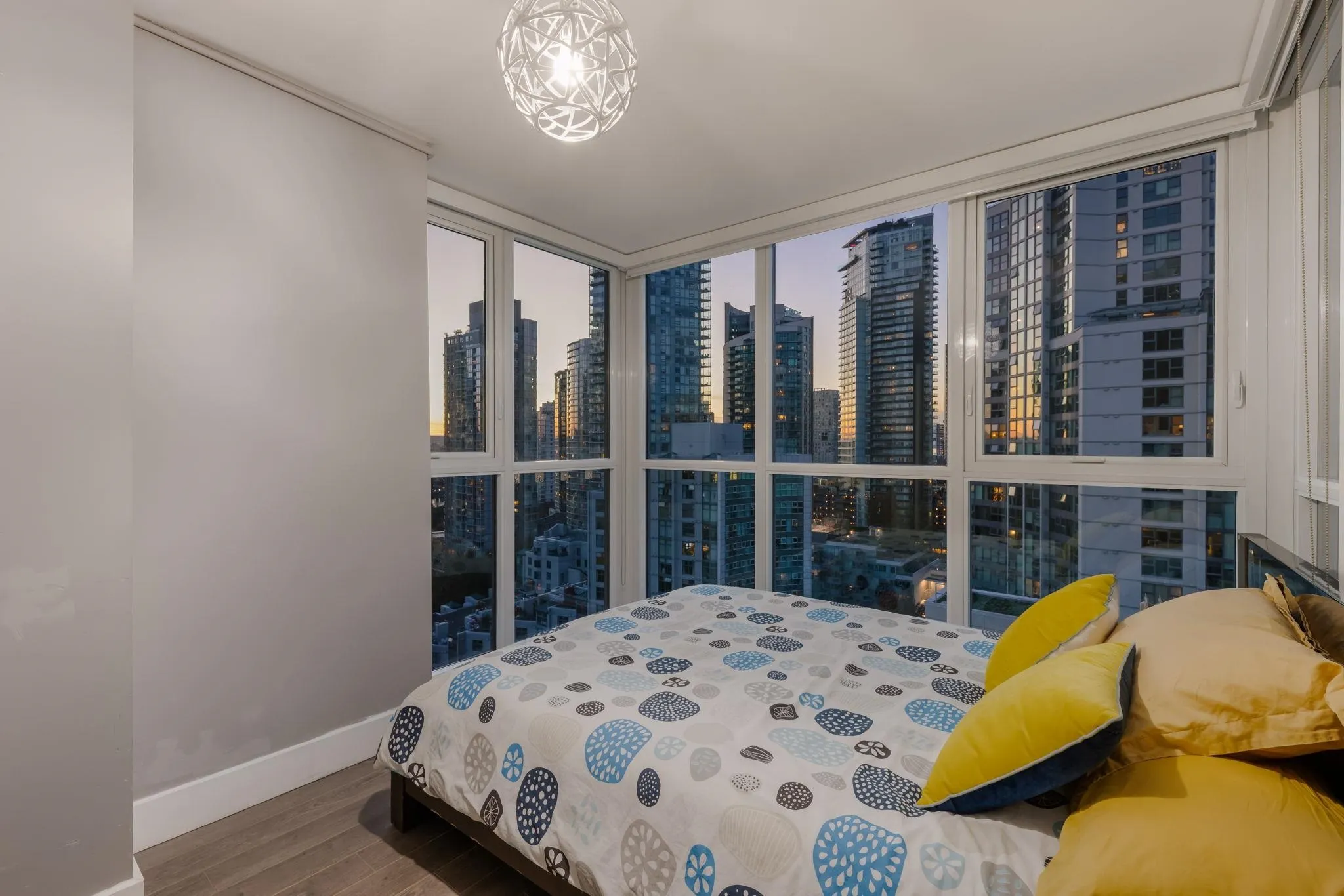 2101 388 Drake Street