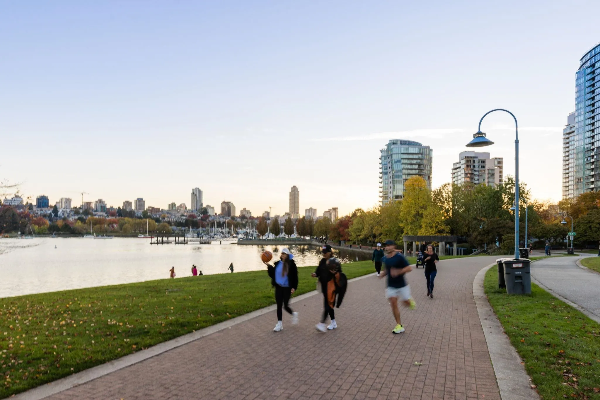 2101 388 Drake Street