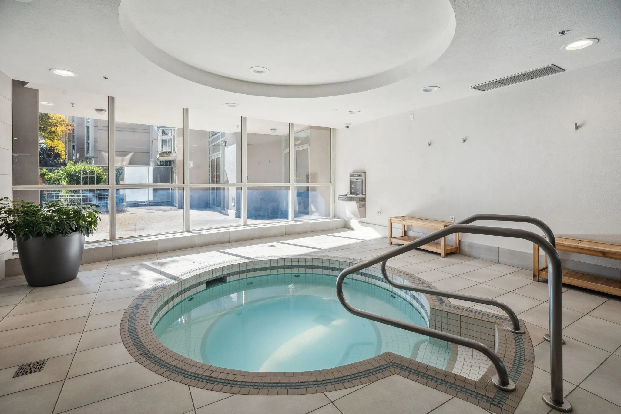 2101 388 Drake Street