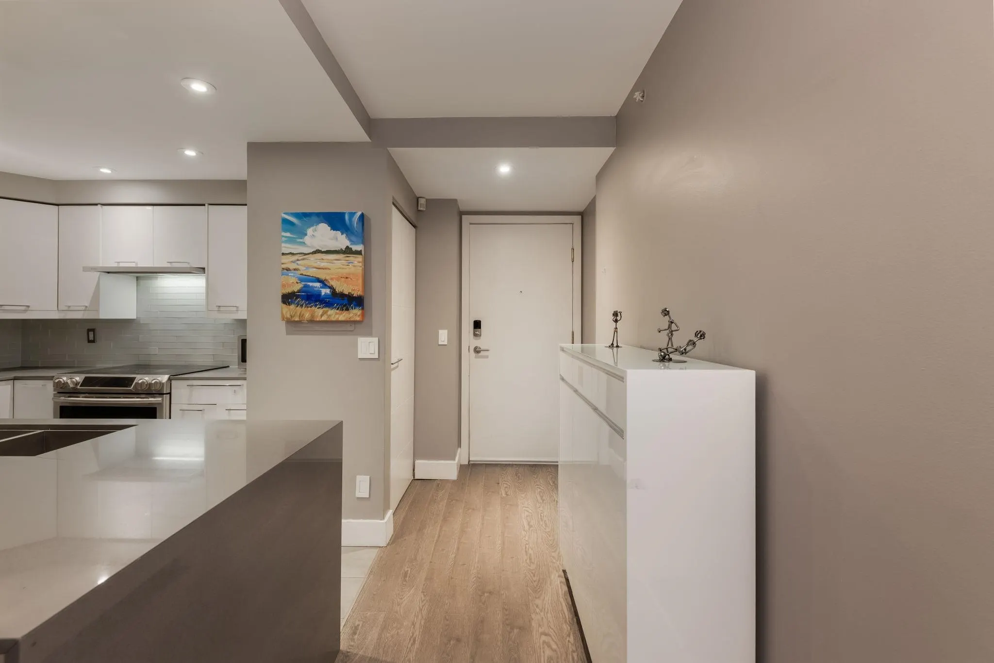 2101 388 Drake Street