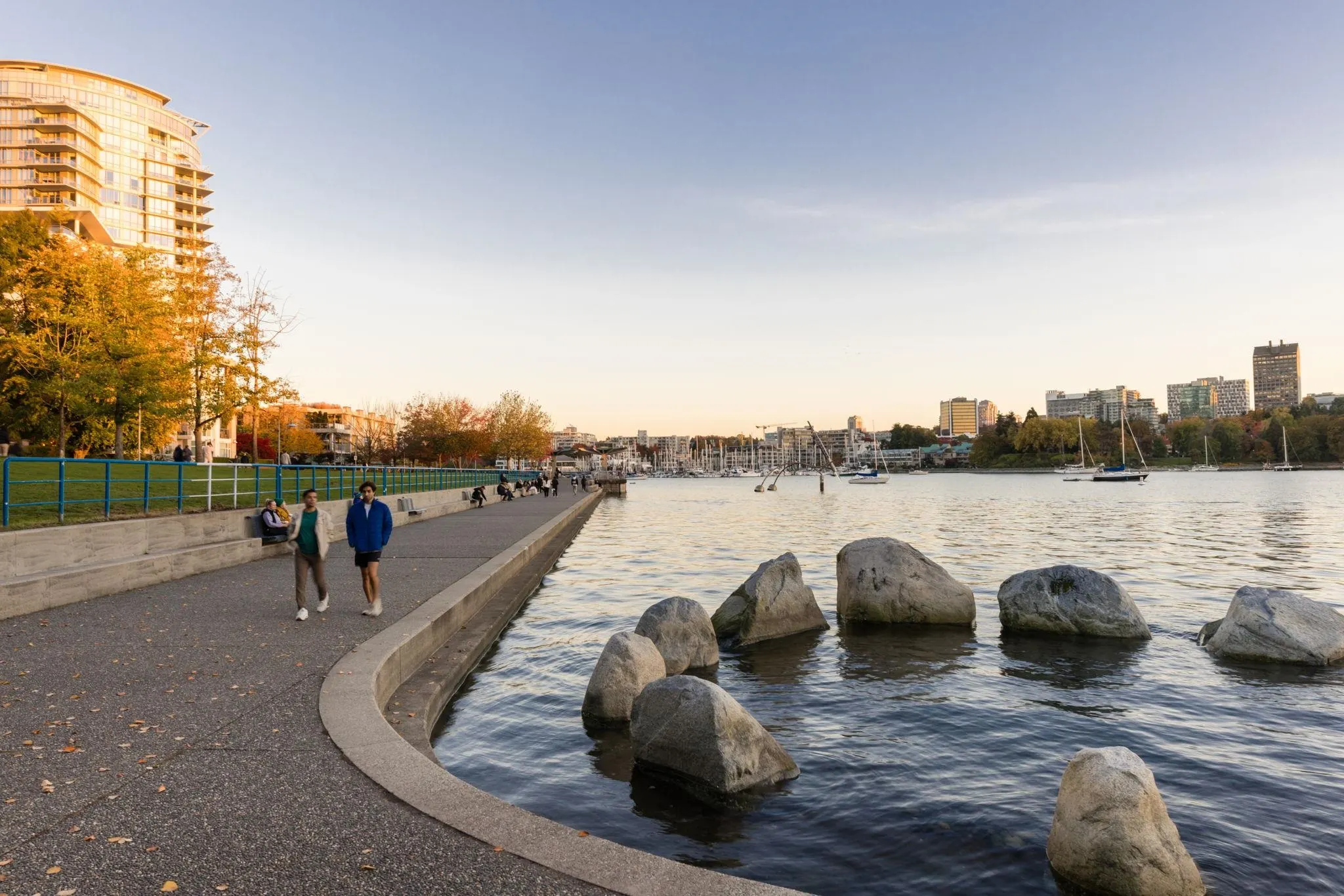 2101 388 Drake Street