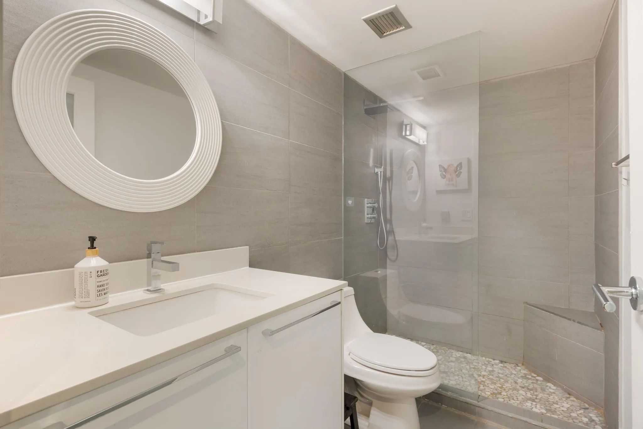 2101 388 Drake Street