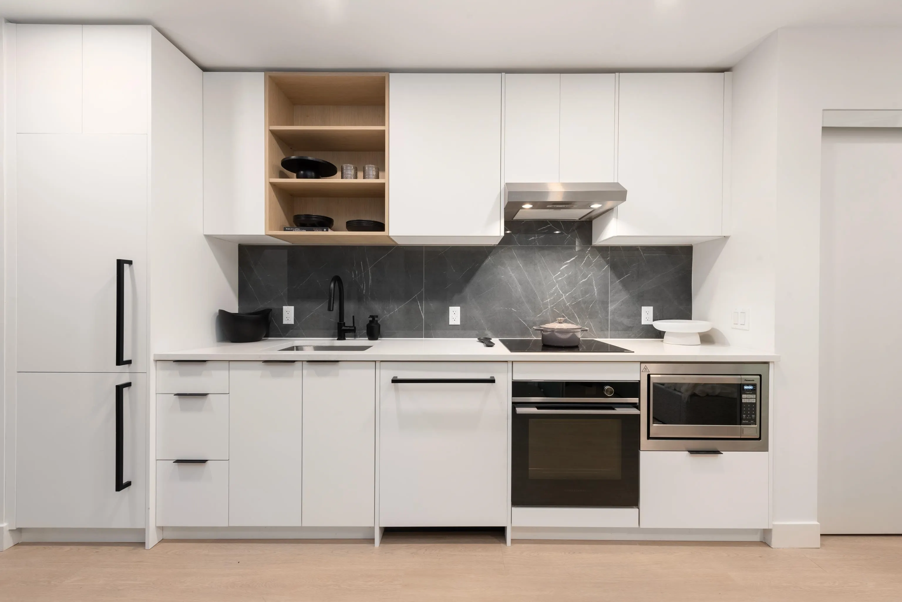 365 422 E 3rd Street