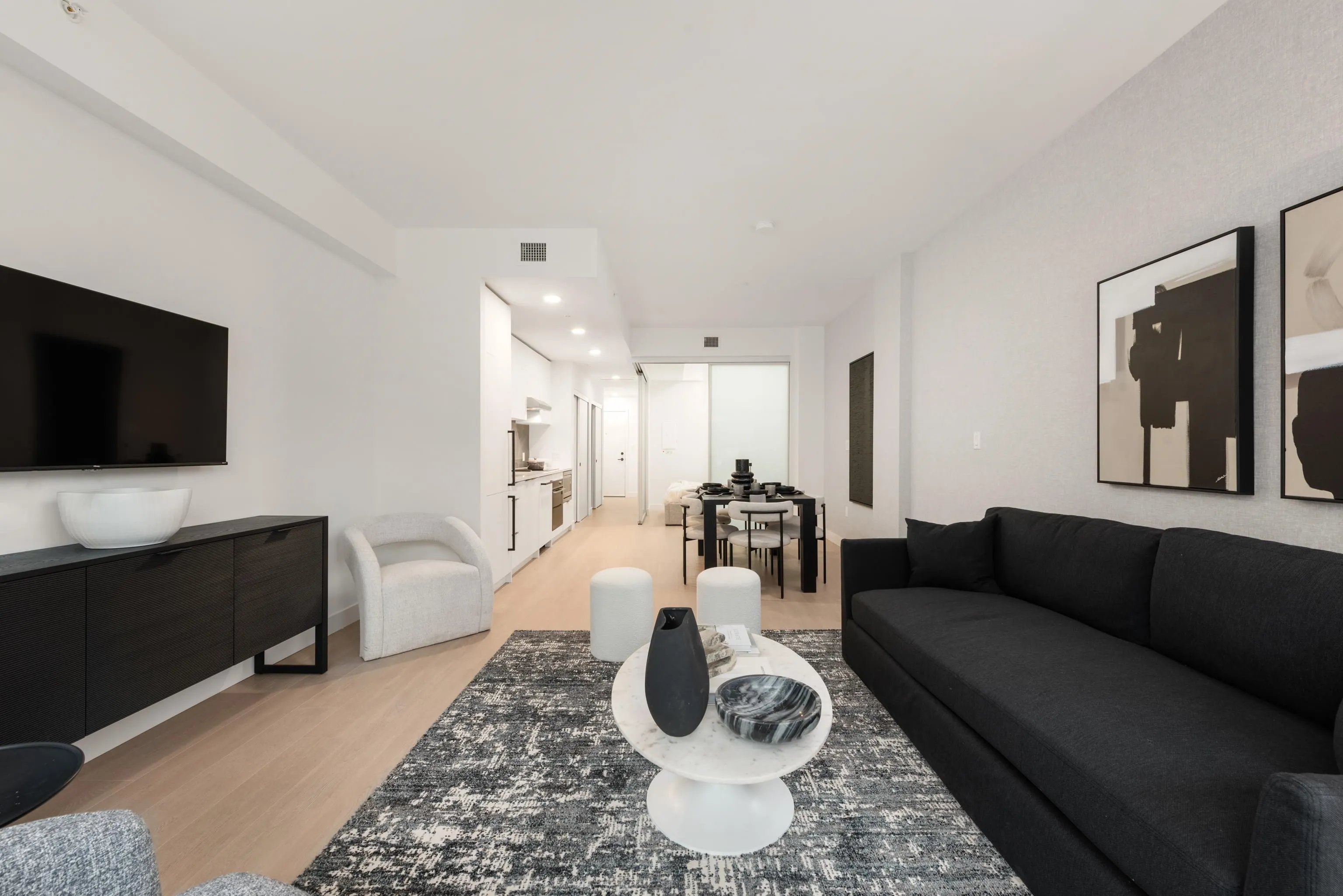 365 422 E 3rd Street